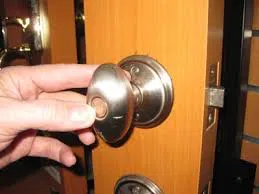Locksmith Master Store Tampa, FL 813-703-8699 - door-unlock